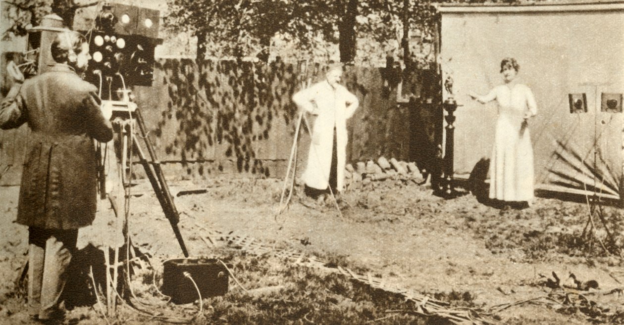 يسجل يوجين لاوست أول صورة متحركة وصوت متحرك ، c1905 ، 1935. بواسطة غير معروف
