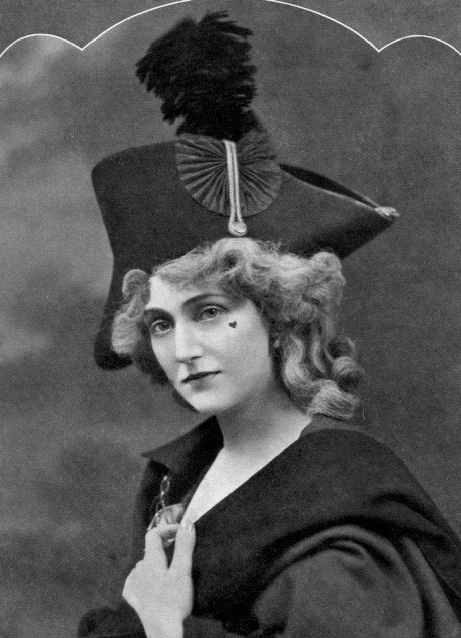 إيفلين دالروي ، ممثلة ، 1911-1912 بواسطة غير معروف