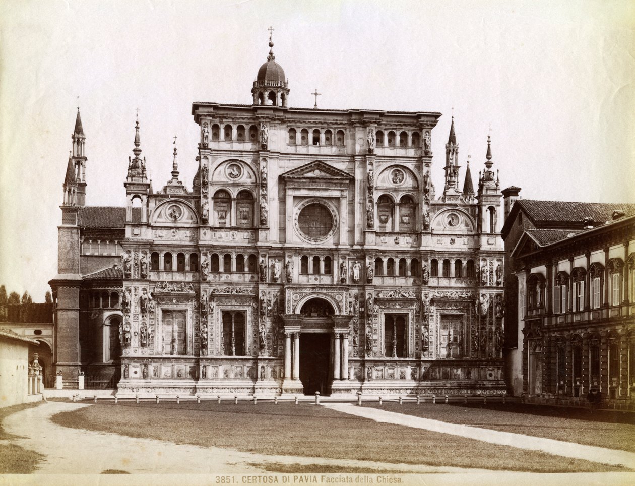 الواجهة ، كنيسة Certosa di Pavia Charterhouse of Pavia Lombardy ، شمال إيطاليا ، 1890 بواسطة غير معروف