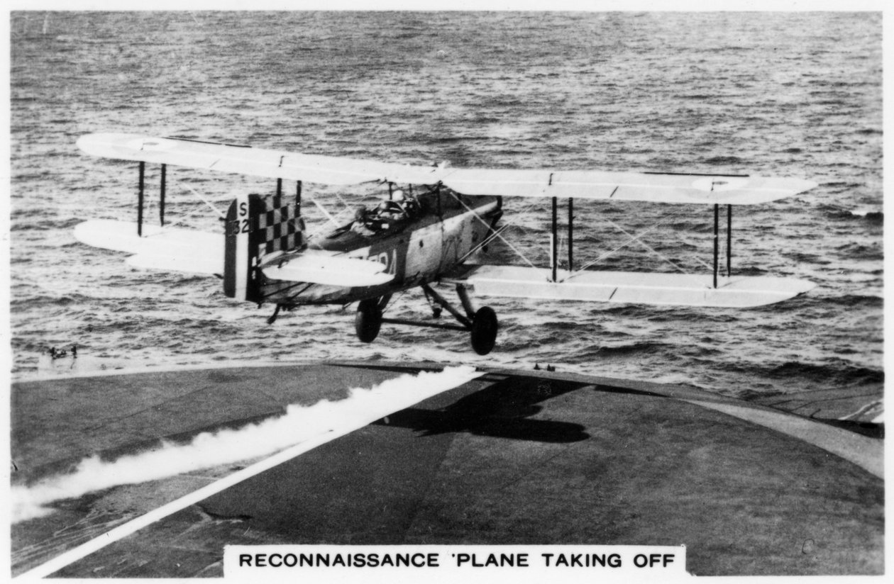 طائرة استطلاع Fairey III F مأخوذة من حاملة الطائرات HMS Courageous ، 1937 بواسطة غير معروف