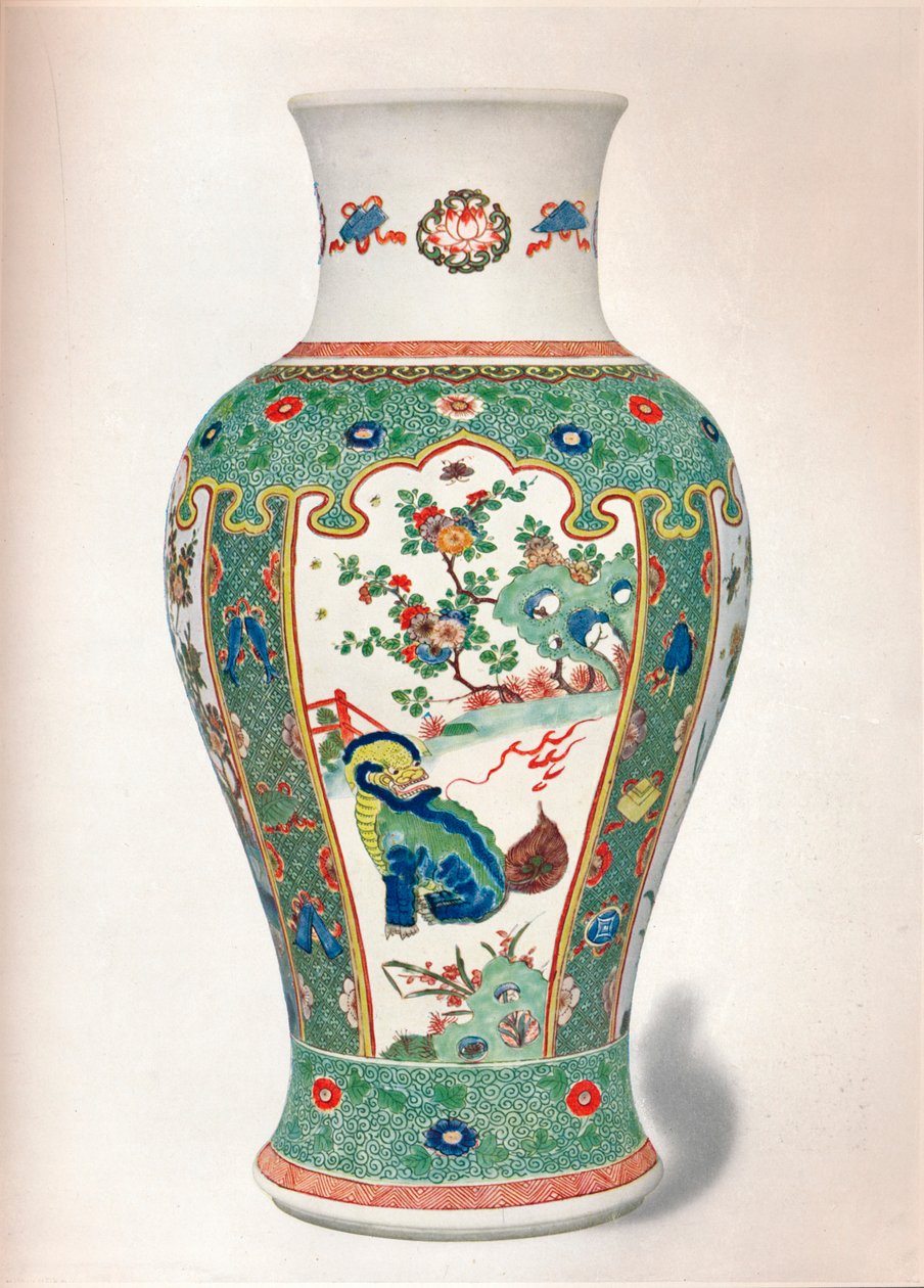 Famille Verte Vase ، مع أربع لوحات عمودية مطلية بالصخور والنباتات المزهرة ، وحوشان ، بواسطة غير معروف