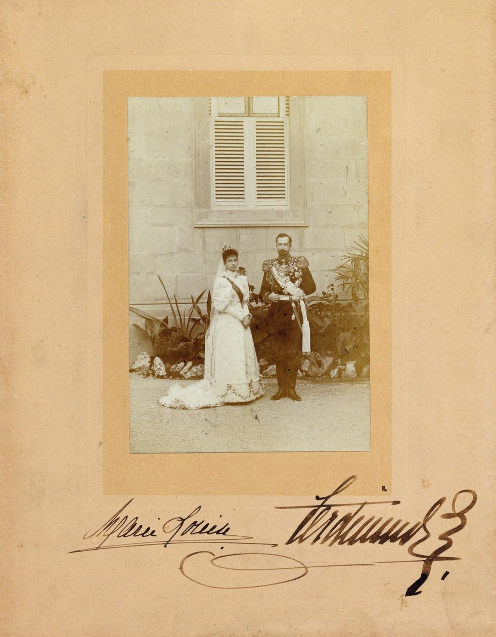 فرديناند الأول من بلغاريا مع زوجته الأميرة ماري لويز من بوربون بارما ، 1893. بواسطة غير معروف