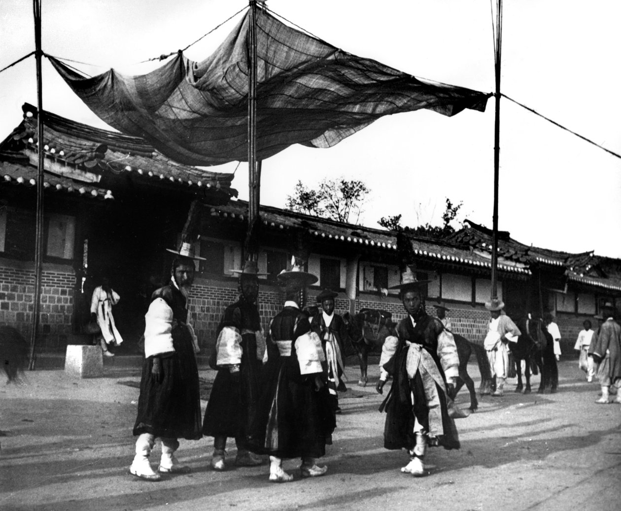 مهرجان تكريم إمبراطور اليابان ، كوريا ، 1900 بواسطة غير معروف