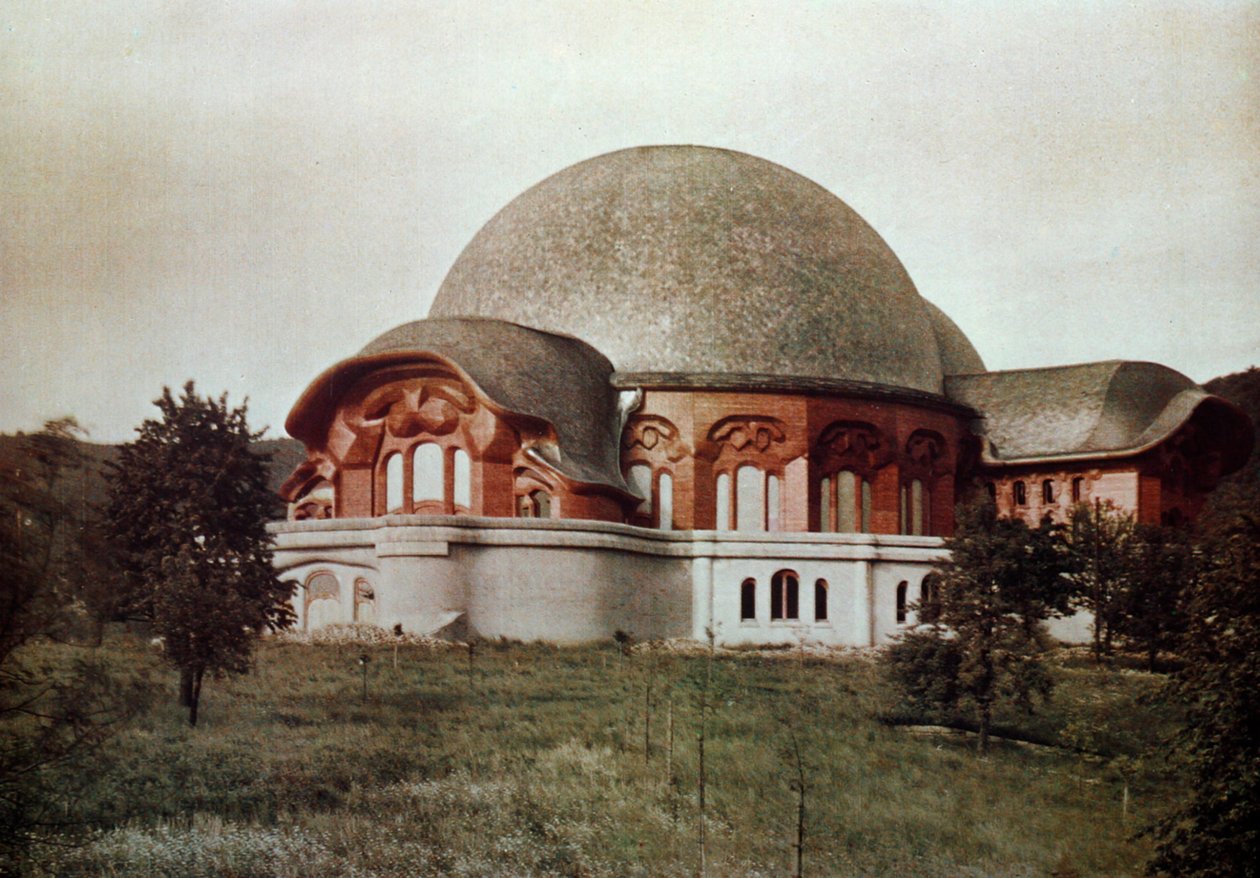 أول Goetheanum ، المنظر الأمامي الجنوبي ، دورناك ، سويسرا ، 1922 بواسطة غير معروف
