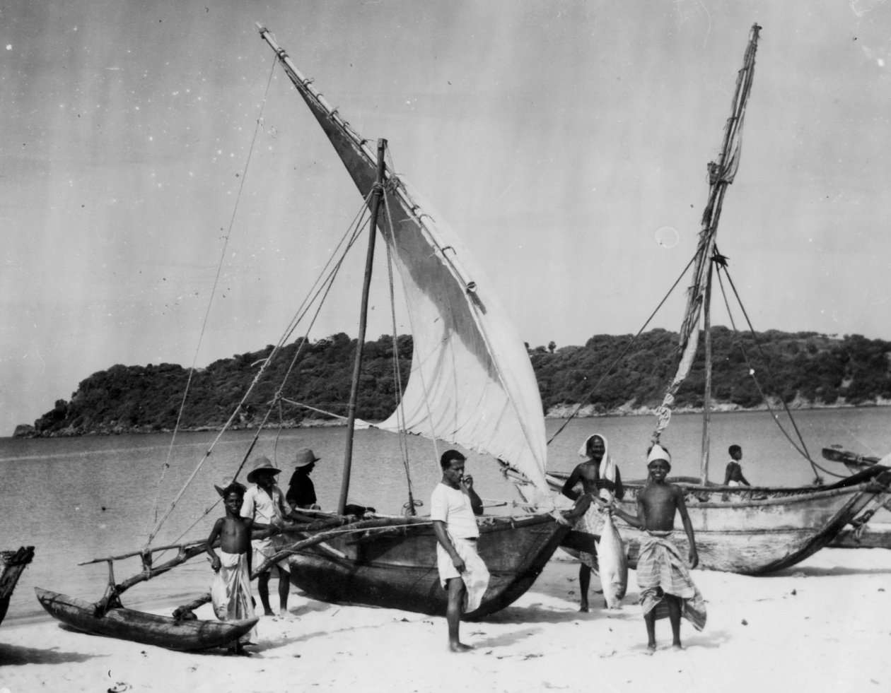 قوارب الصيد ، ترينكومالي ، سيلان ، 1945 بواسطة غير معروف