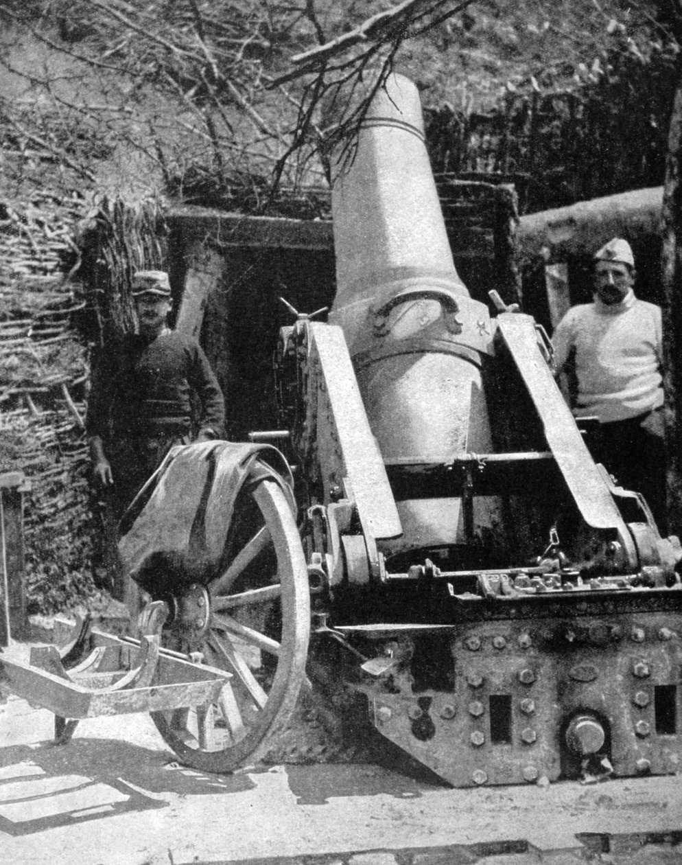 270 قذيفة مدفعية ثقيلة فرنسية ، أرتوا ، فرنسا ، الحرب العالمية الأولى ، 1915 بواسطة غير معروف