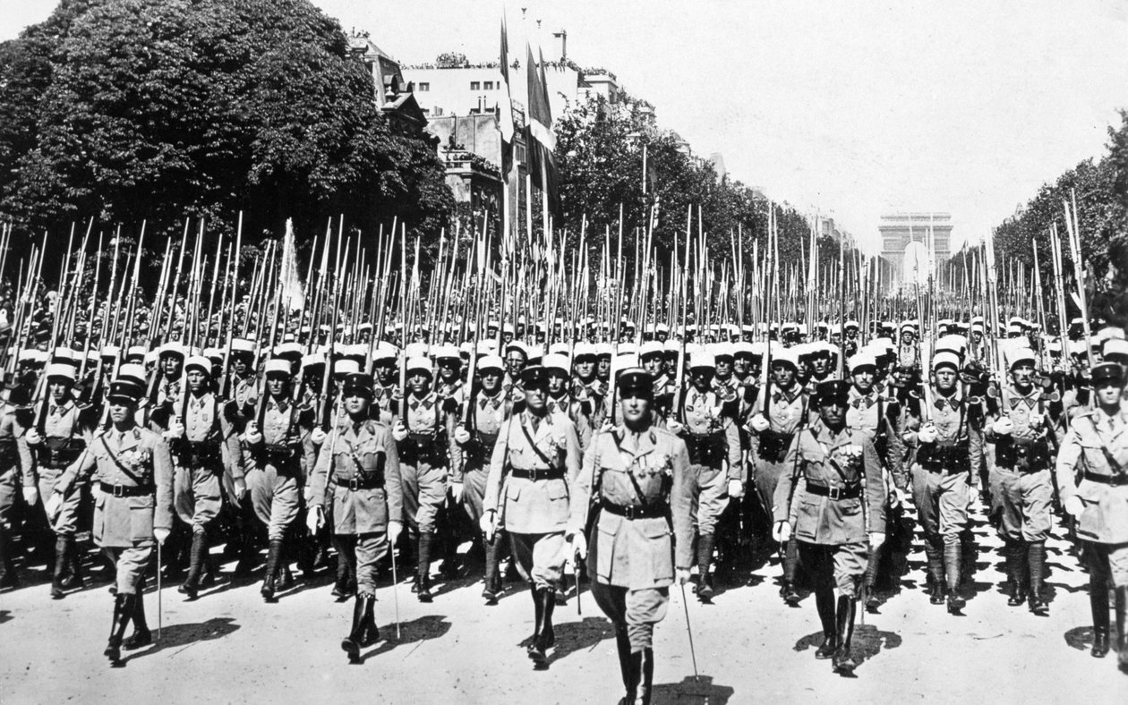 مراجعة الفيلق الأجنبي الفرنسي ، باريس ، 14 يوليو 1939 بواسطة غير معروف