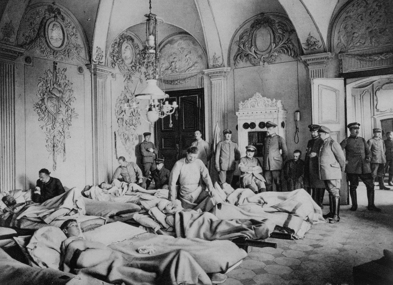 جرح فرنسيون وألمان في قصر بفرنسا ، الحرب العالمية الأولى ، 1915 بواسطة غير معروف