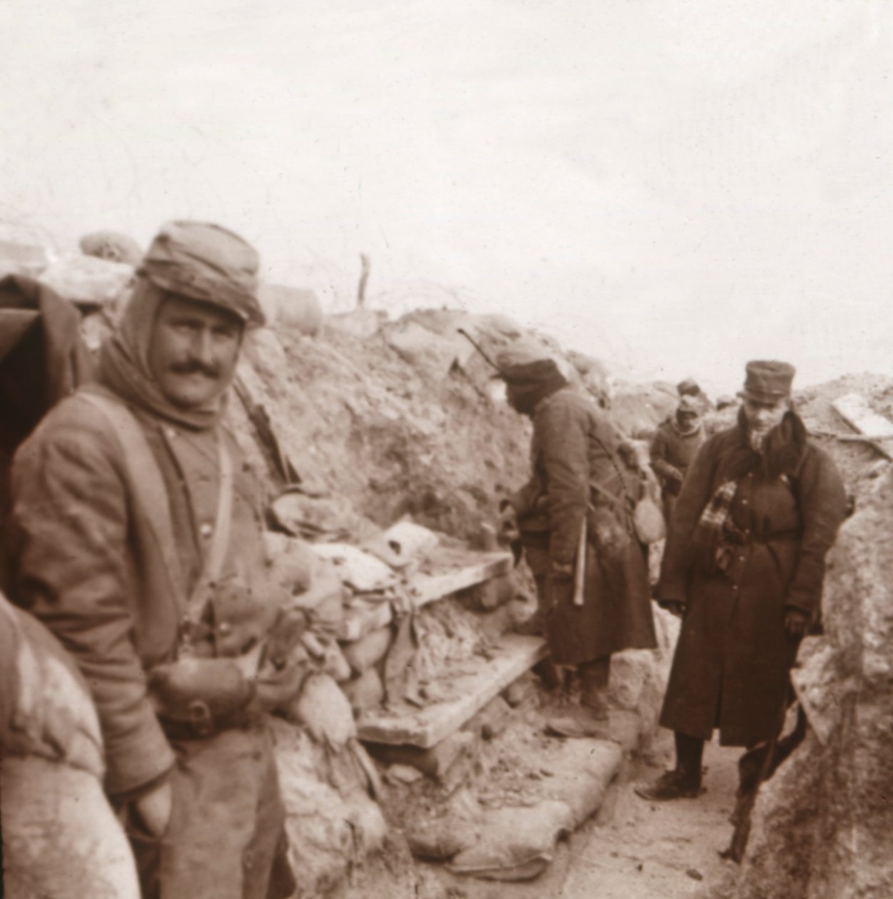 الجنود الفرنسيون في الخنادق ، بيرث ، شمال فرنسا ، c1914-c1918 بواسطة غير معروف