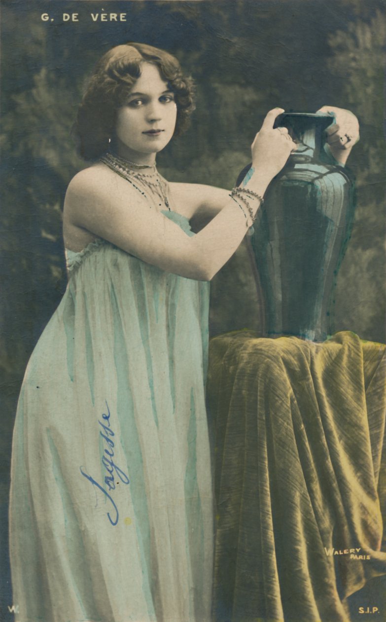 دي فيري ، c1880-1950 ، c1930. بواسطة غير معروف
