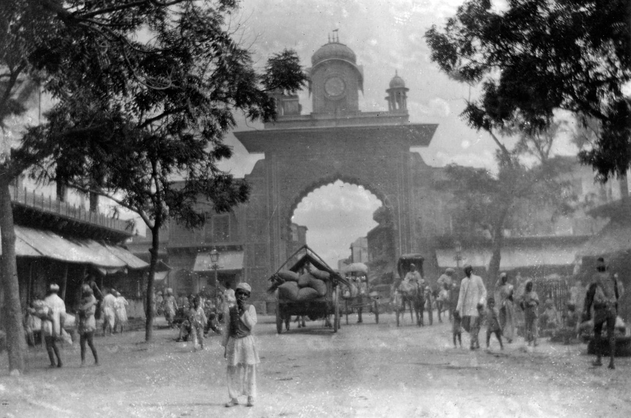 بوابة إلى Muttra ، الهند ، 1917 بواسطة غير معروف