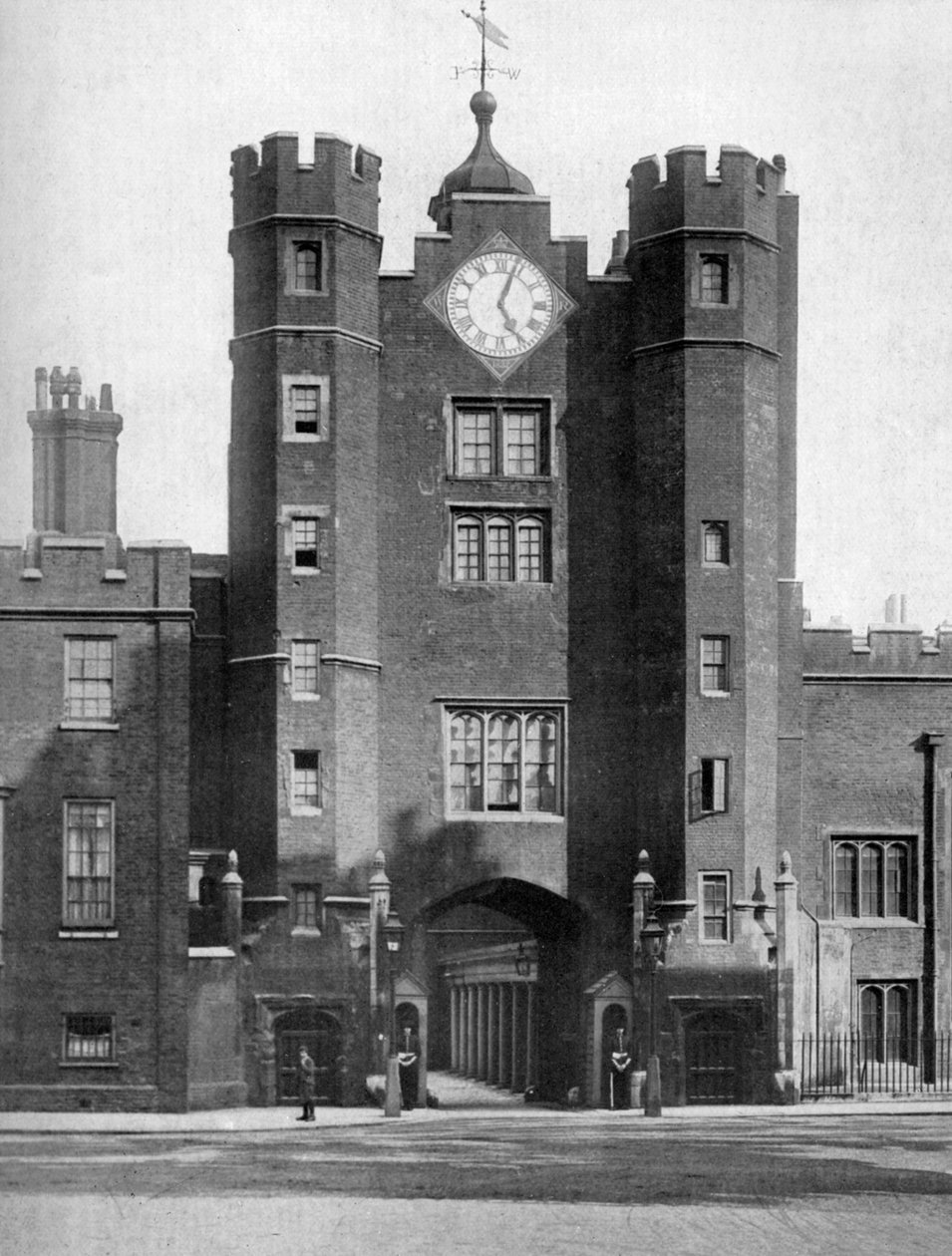 Gatehouse of St Jamess Palace ، لندن ، 1924-1926. بواسطة غير معروف