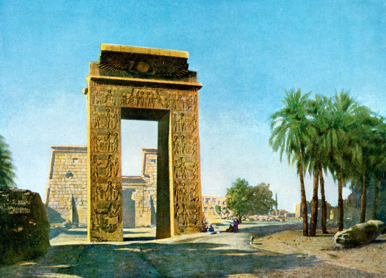 بوابة أمام معبد خنسو ، الكرنك ، مصر ، القرن العشرين بواسطة غير معروف