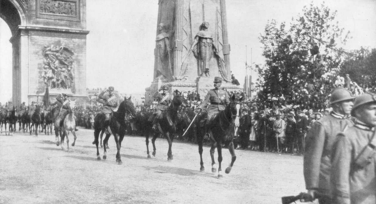 الجنرال مونتوري والقوات الإيطالية خلال موكب النصر ، باريس ، فرنسا ، 14 يوليو 1919 بواسطة غير معروف