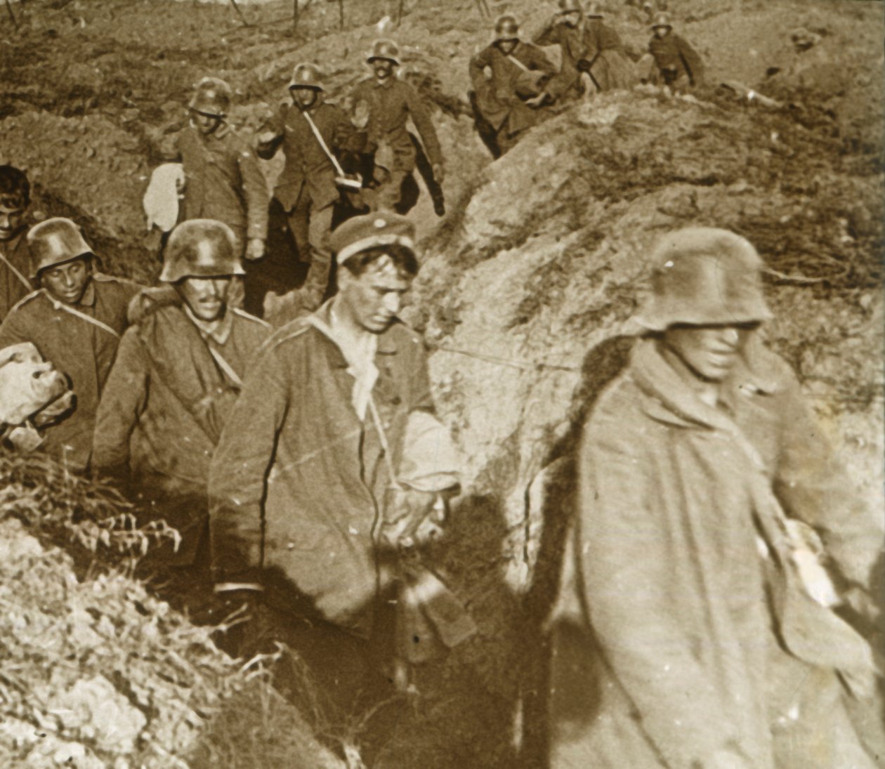 الجنود الألمان ، Bois des Chevaliers ، فو ، شمال فرنسا ، c1914-c1918 بواسطة غير معروف