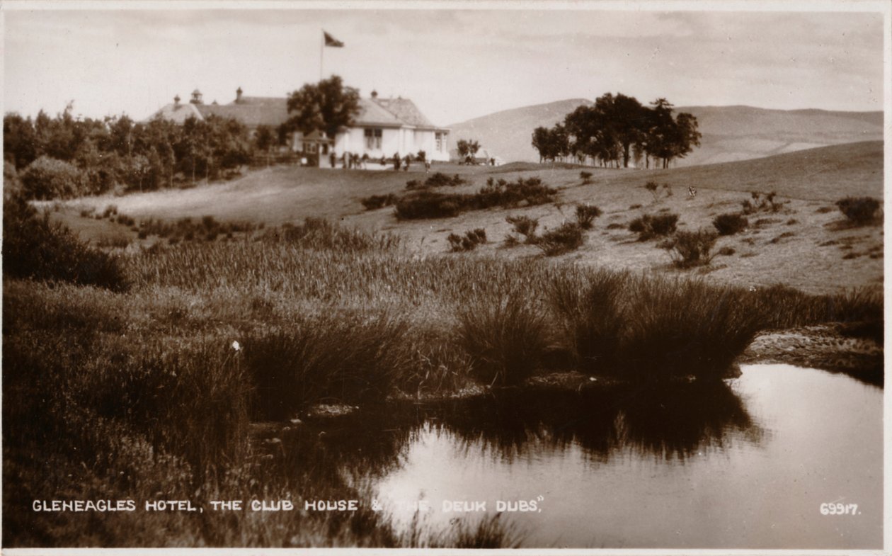 فندق Gleneagles ، The Club House & The Deuk Dubs ، c1930 بواسطة غير معروف