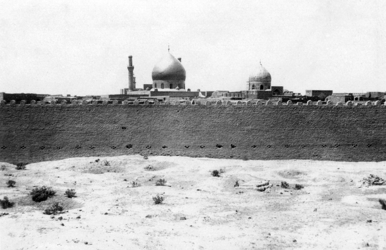 القبة الذهبية لمسجد سامراء ، بلاد ما بين النهرين ، 1918 بواسطة غير معروف