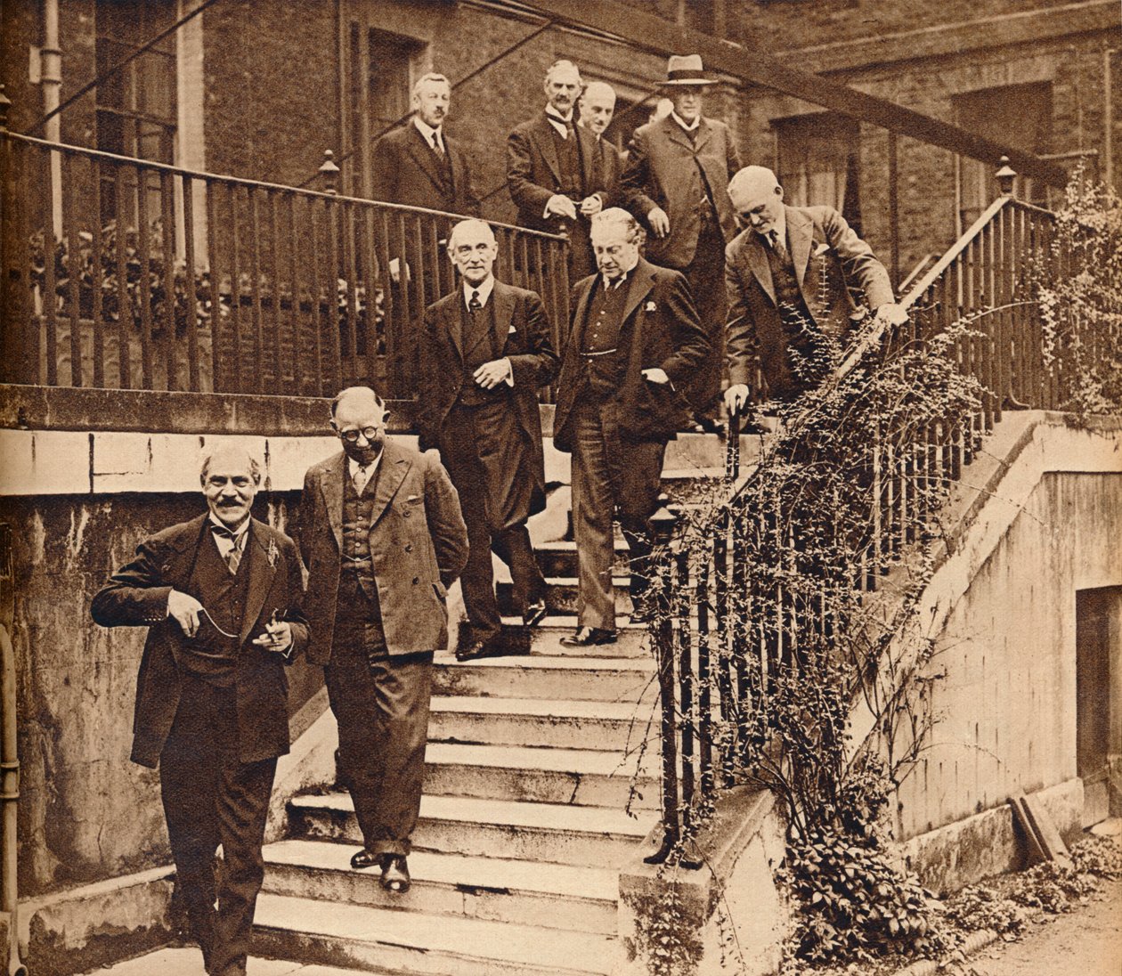 الحكومة في أزمة ، تشكيل حكومة وطنية حسب طلب الملك جورج الخامس ، 1931 ، 1938 بواسطة غير معروف