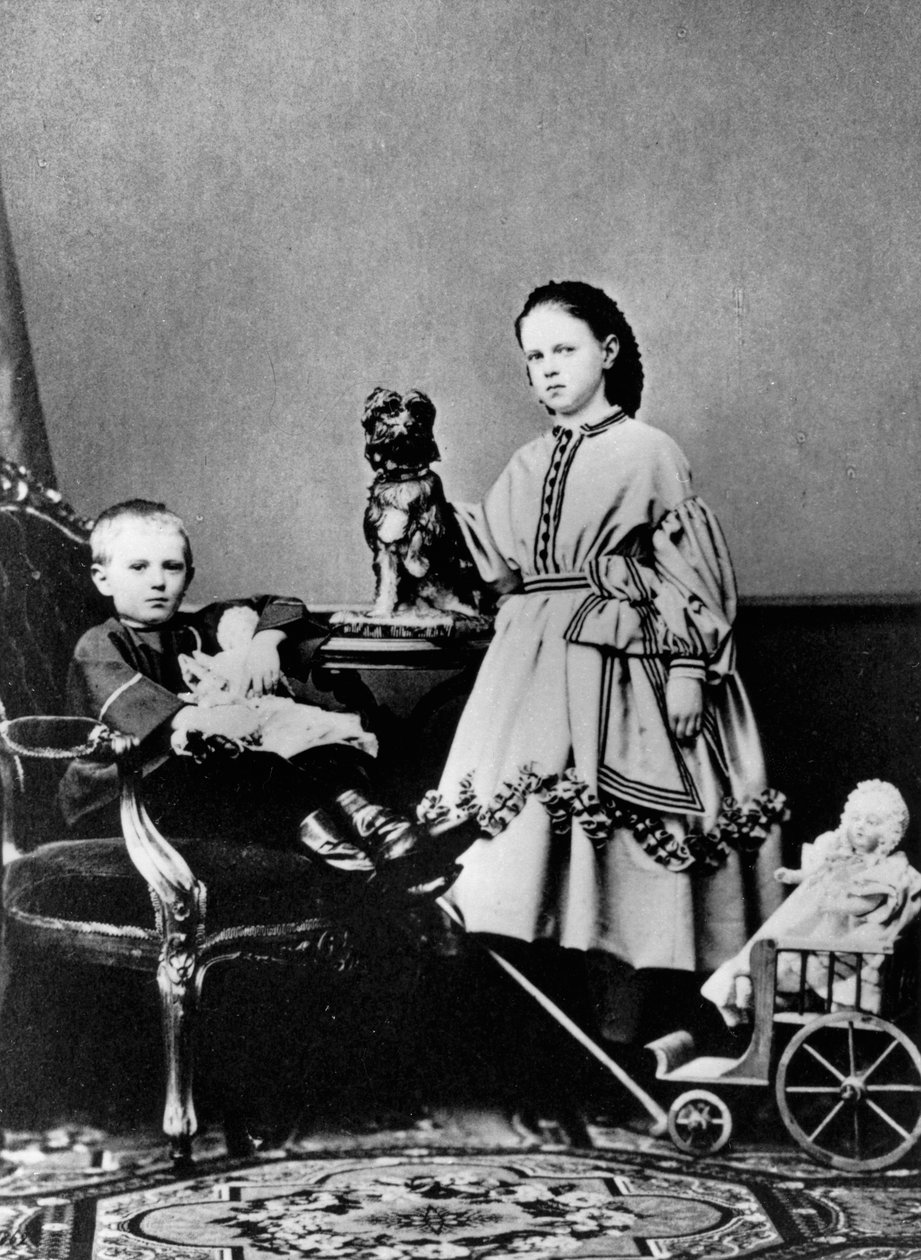 Grand Duchess Maria Maria Alexandrovna و Grand Duke Sergei Alexandrovich من روسيا ، c1862-c1863 بواسطة غير معروف
