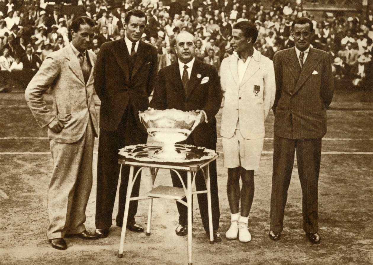 فازت بريطانيا العظمى ببطولة كأس ديفيس للتنس ، باريس ، 30 يوليو 1933 ، 1935. بواسطة غير معروف