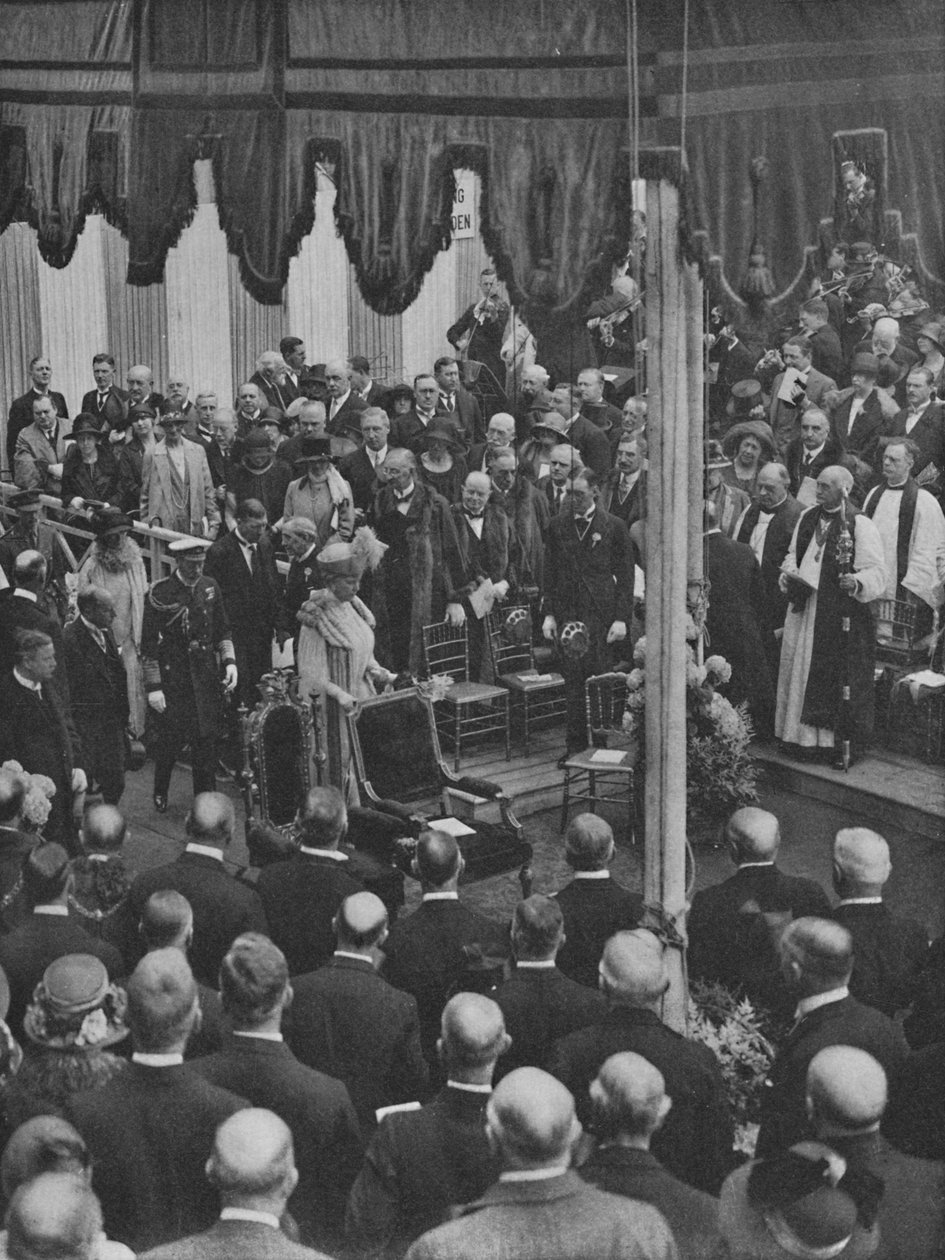 جلالة الملك يضع حجر الأساس لمبنى لويدز الجديد 23 مايو 1925 ، 1928 بواسطة غير معروف