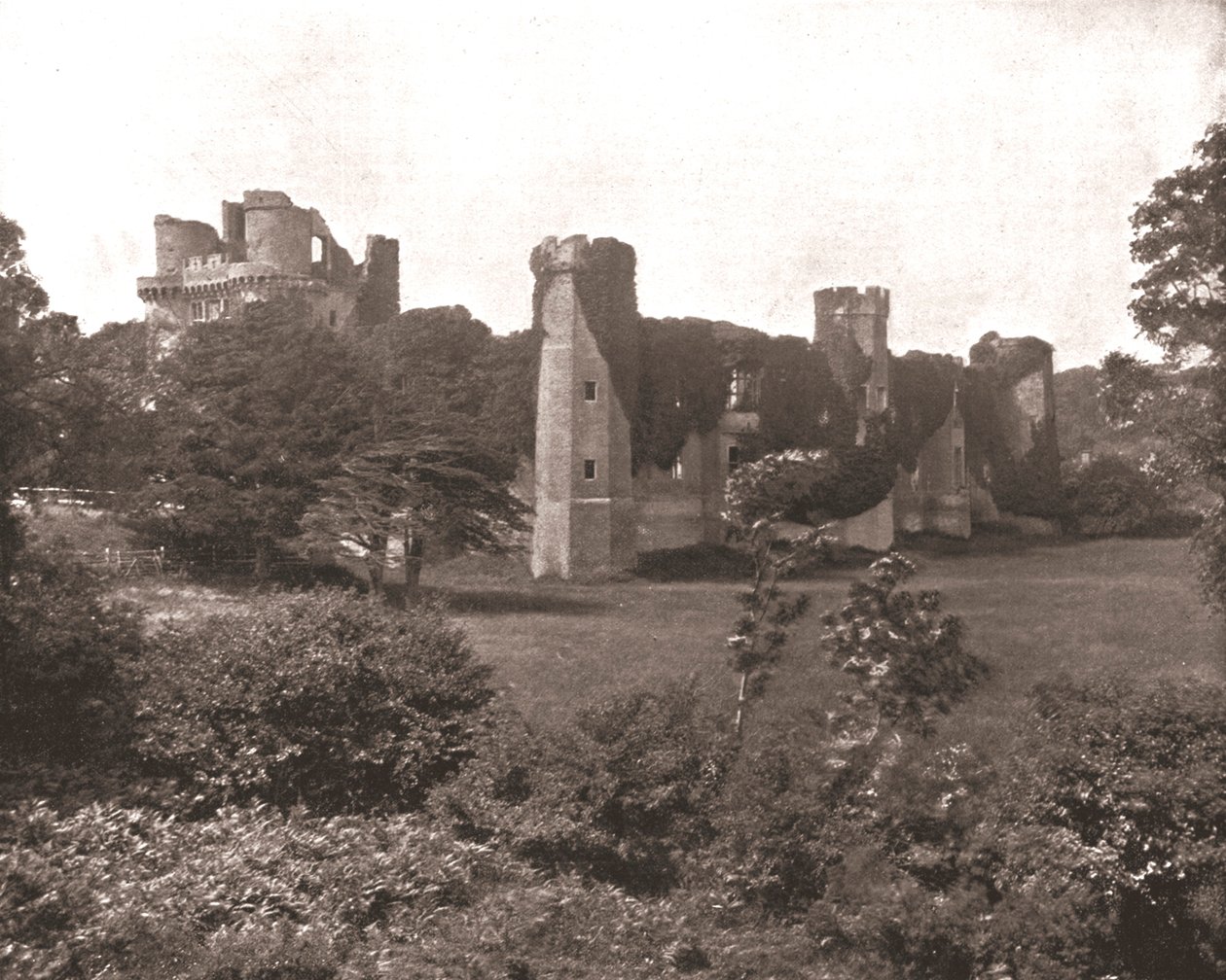 قلعة Herstmonceux ، شرق ساسكس ، 1894. بواسطة غير معروف