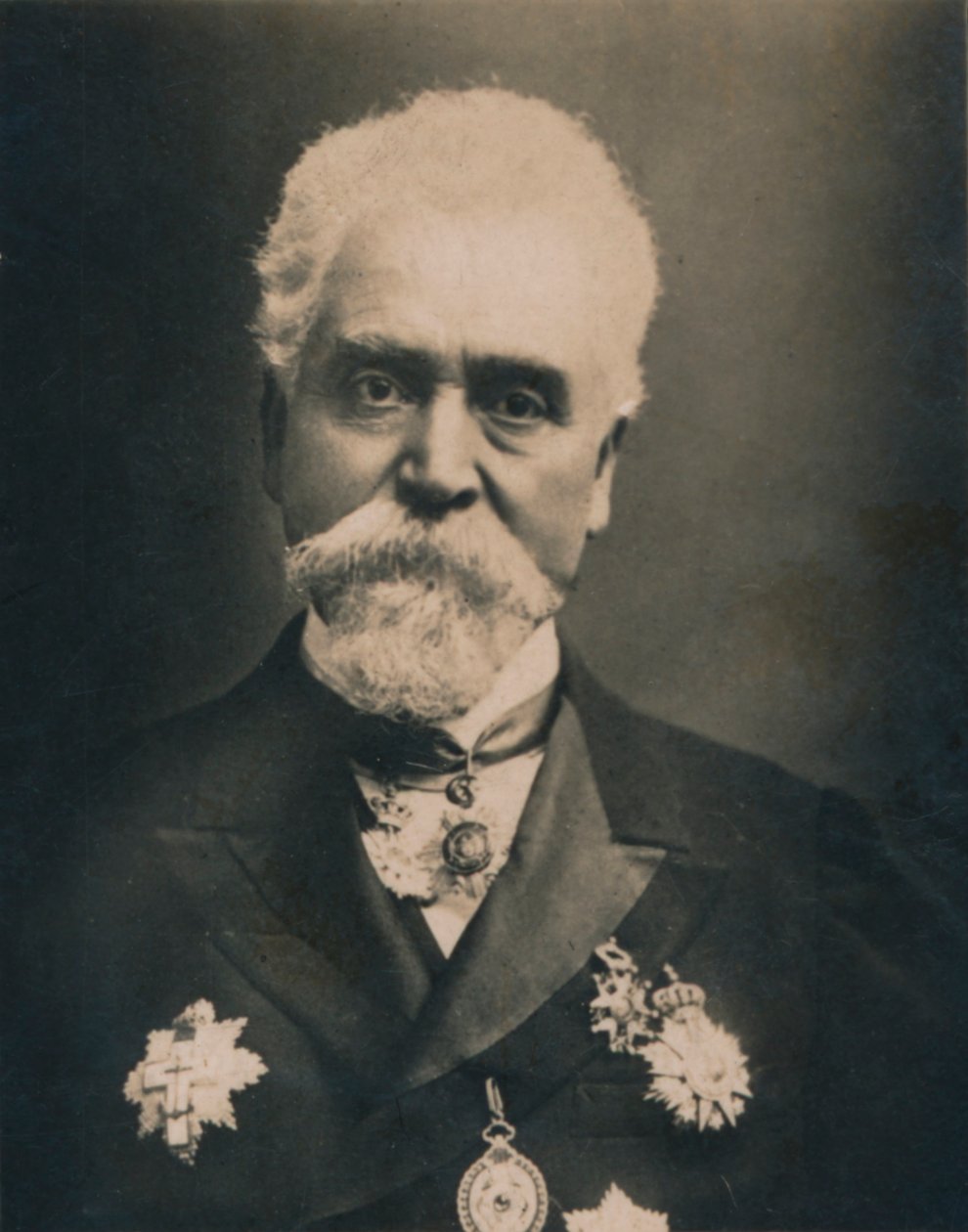 حيرام ستيفنز مكسيم ، 1840-1916. 1894-1907 ، المخترع والمهندس البريطاني المولد بواسطة غير معروف