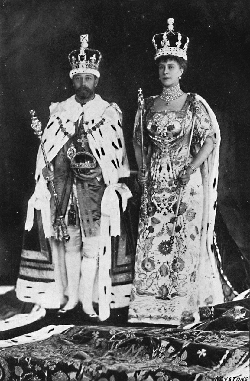 في ربيع عام 1910 ، توفي الملك إدوارد السابع ، في مارس 1911 ، توج الملك جورج الخامس ، 1911 ، 1945 بواسطة غير معروف