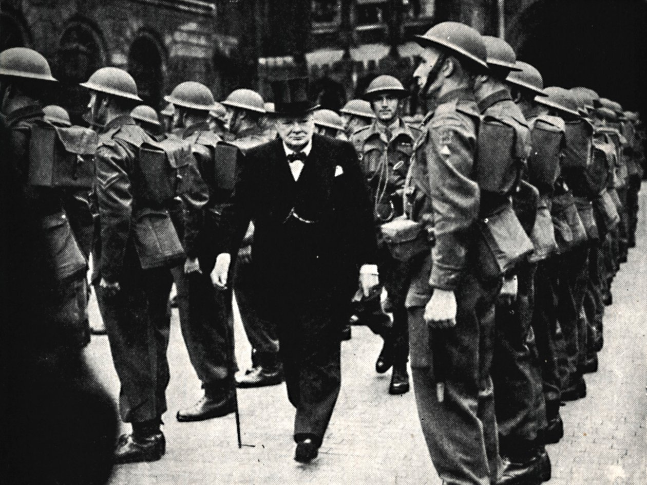 تفتيش الحرس المنزلي ، 1940s ، 1945. بواسطة غير معروف