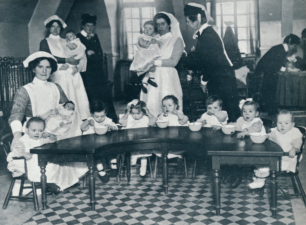 Kingsway Hall Creche للأطفال مع الآباء في الحرب والأمهات العاملات ، 1914 بواسطة غير معروف