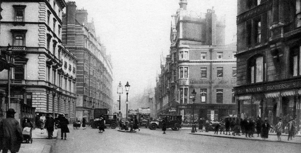 نايتسبريدج ، لندن ، 1926-1927 بواسطة غير معروف