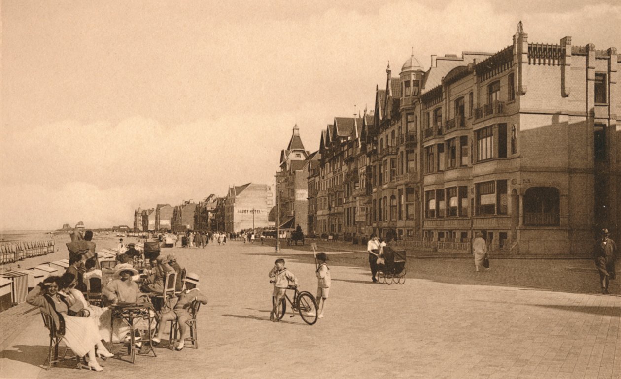 لا ديج ، The Promenade ، c1900. بواسطة غير معروف