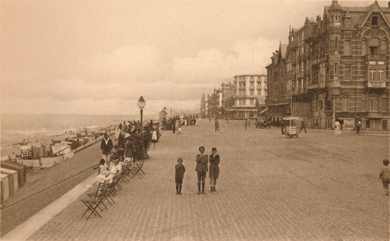 لا ديج ، The Promenade ، c1900. بواسطة غير معروف
