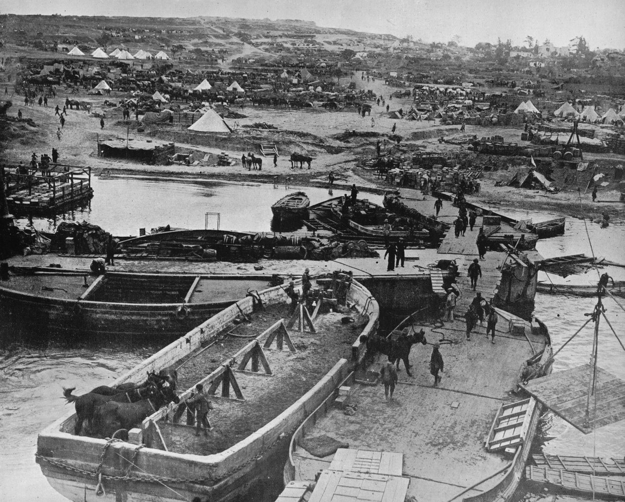 هبوط الشاطئ في سد البحر ، مع وصول القوات البريطانية إلى شبه الجزيرة ، 1915 بواسطة غير معروف