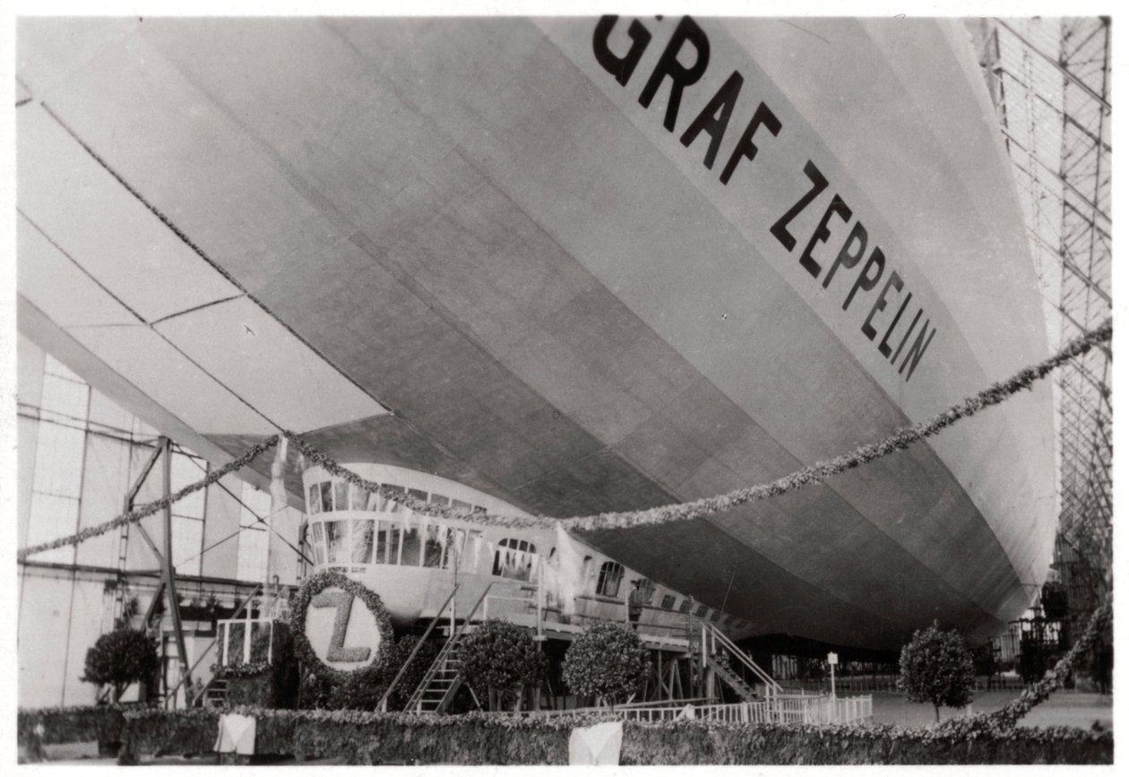 حفل إطلاق Zeppelin LZ127 Graf Zeppelin ، فريدريشهافين ، ألمانيا ، 9 يوليو 1928 1933 بواسطة غير معروف