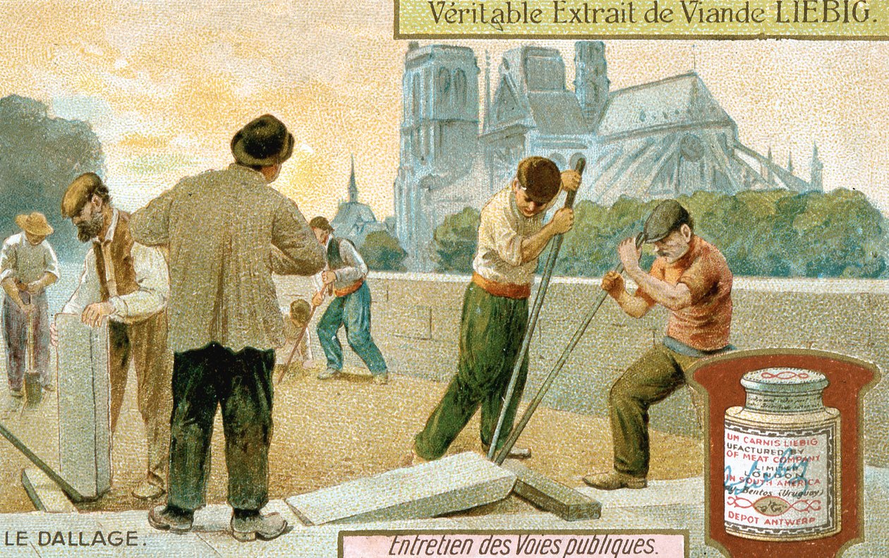 وضع بلاطات الرصف في أحد شوارع باريس ، c1900 بواسطة غير معروف