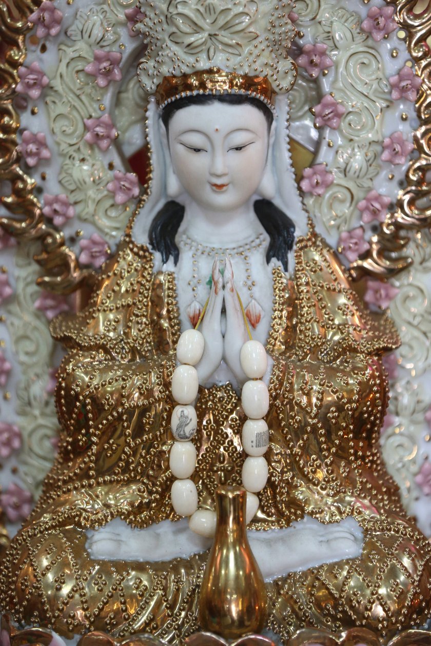 معبد ليونغ سان البوذي. تمثال غوان يين بوديساتفا. سنغافورة بواسطة غير معروف