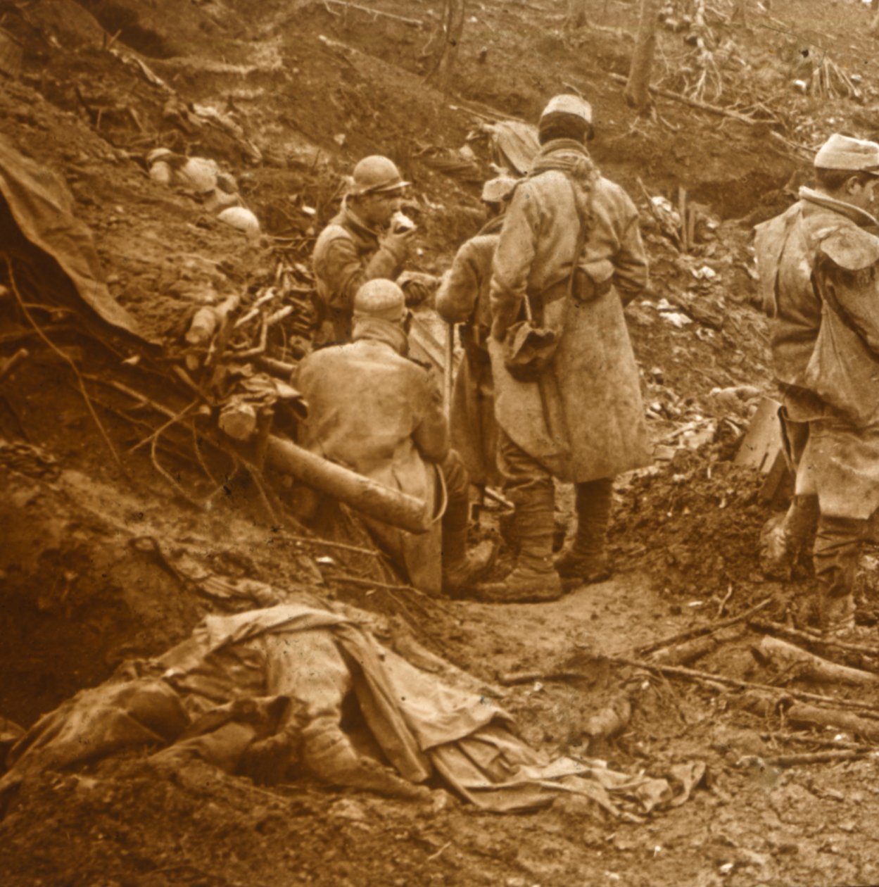 Les Éparges ، شمال فرنسا ، 1915 بواسطة غير معروف