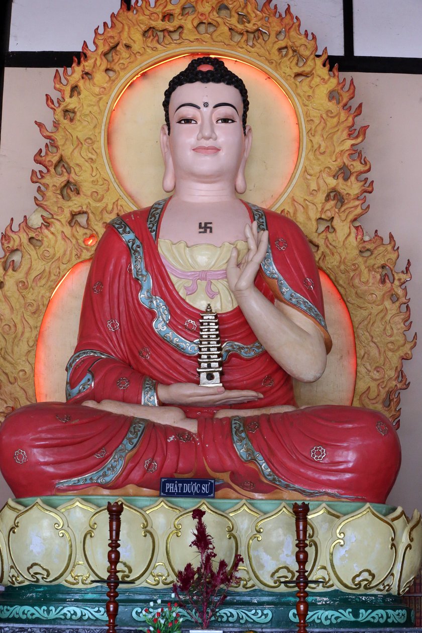 لينه معبد بوذي. تمثال بوذا الطب (Bhaisajyaguru). بدالات. فيتنام بواسطة غير معروف