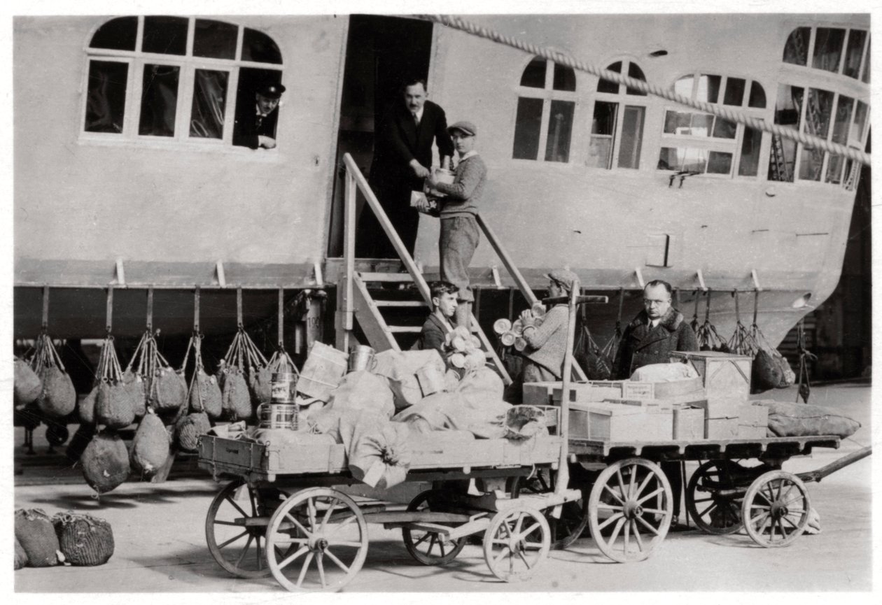 أحكام التحميل ، Zeppelin LZ 127 Graf Zeppelin ، 1933 بواسطة غير معروف
