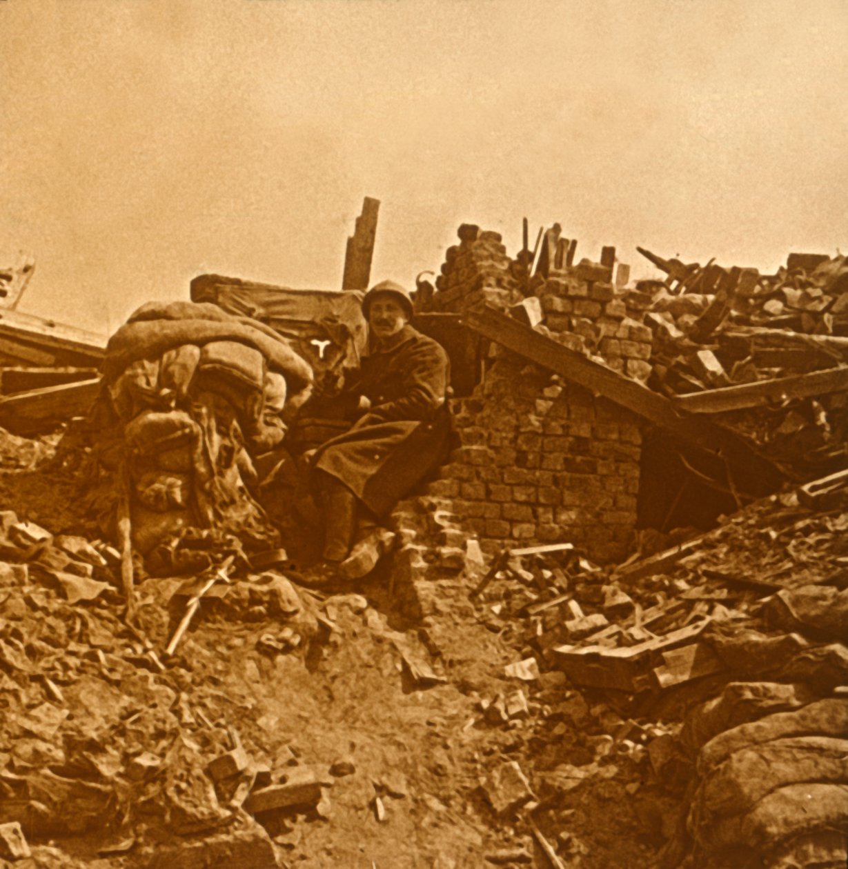 انظروا ، c1914-c1918 بواسطة غير معروف