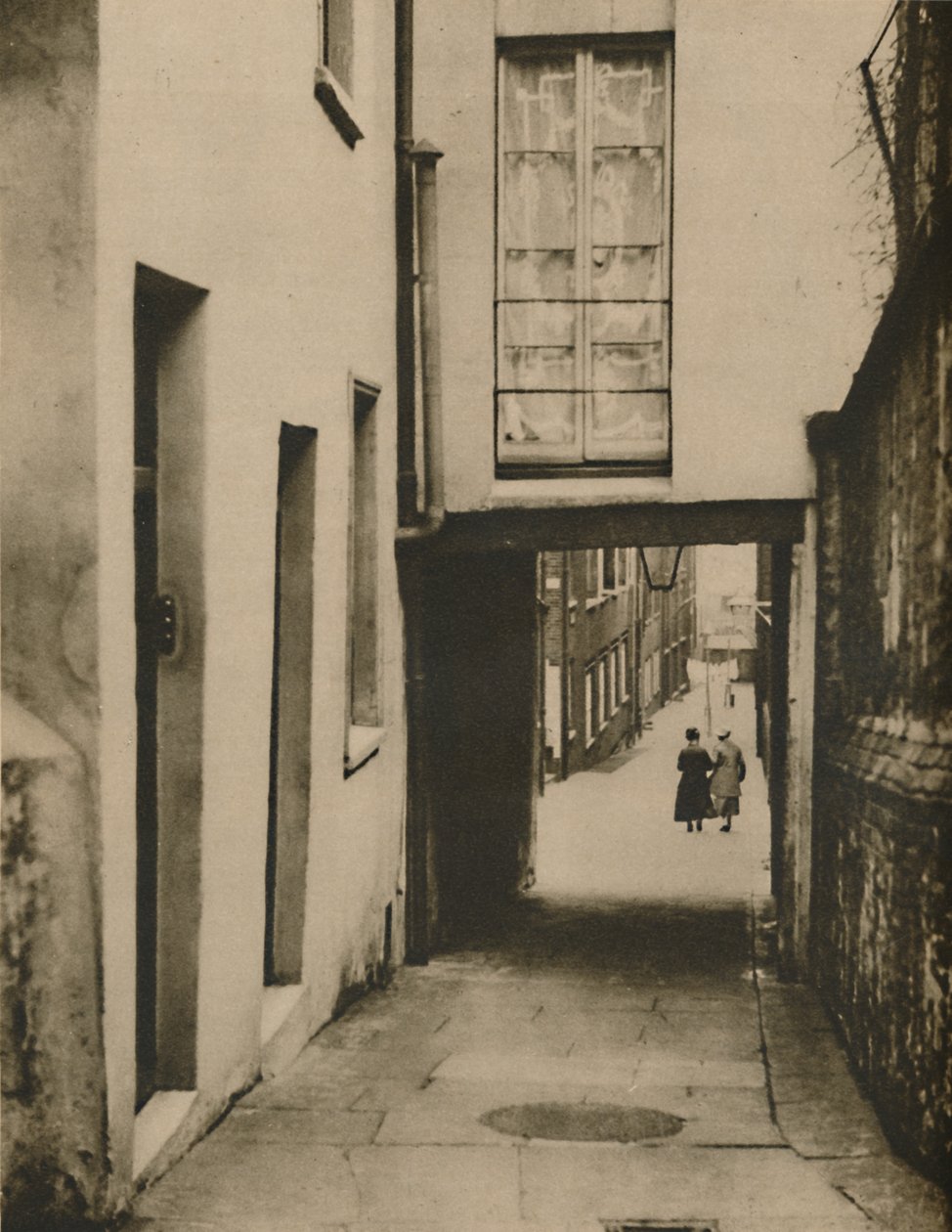 النظر لأسفل حارة ستراند نحو النهر ، c1935. بواسطة غير معروف