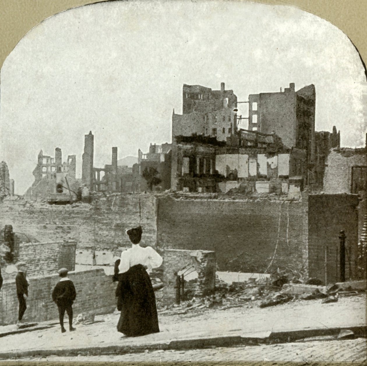 النظر إلى الغرب من الكنيس اليهودي ، 1906. بواسطة غير معروف