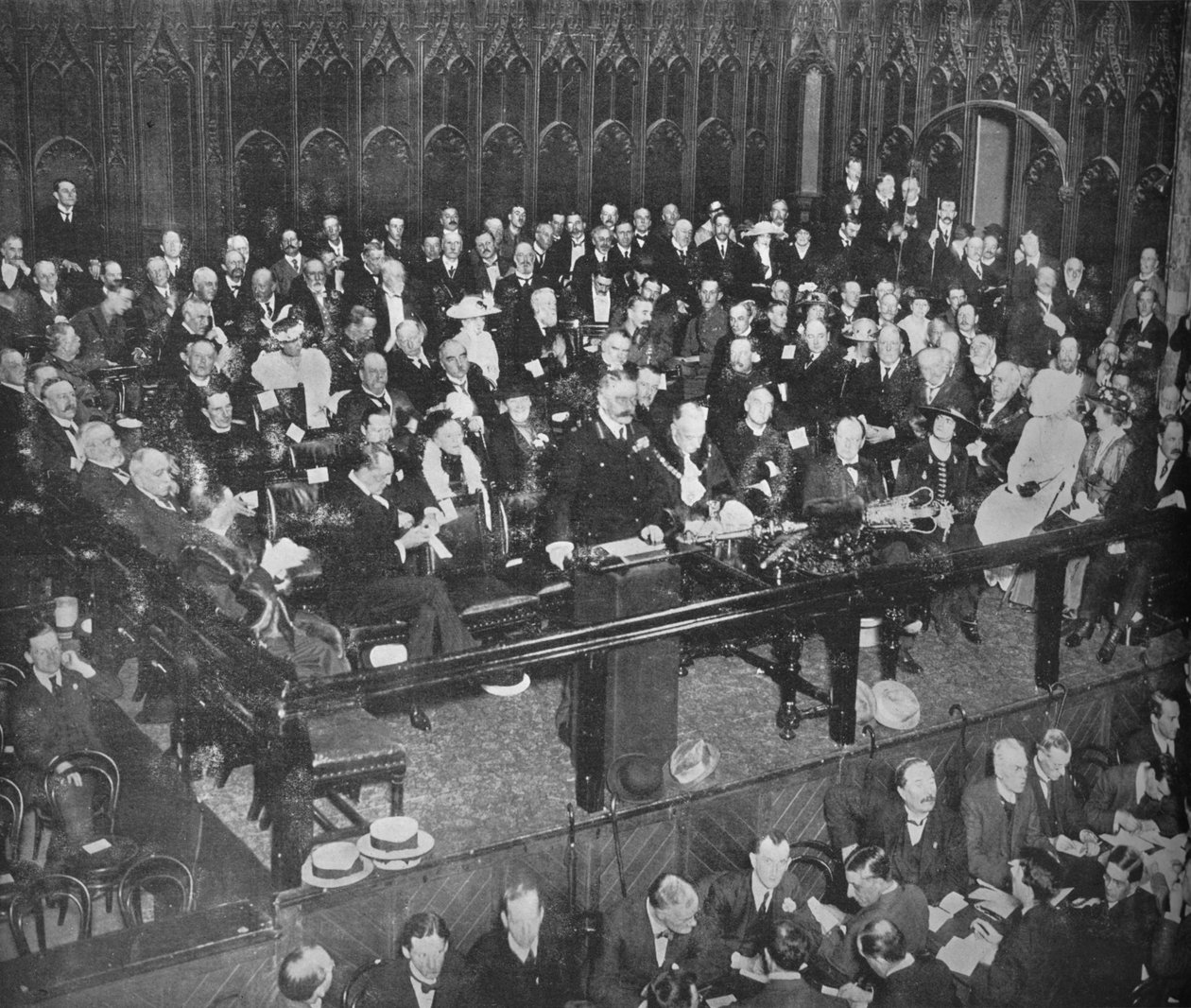 اللورد كيتشنر يوجه نداء تجنيد في Guildhall ، 1915 بواسطة غير معروف
