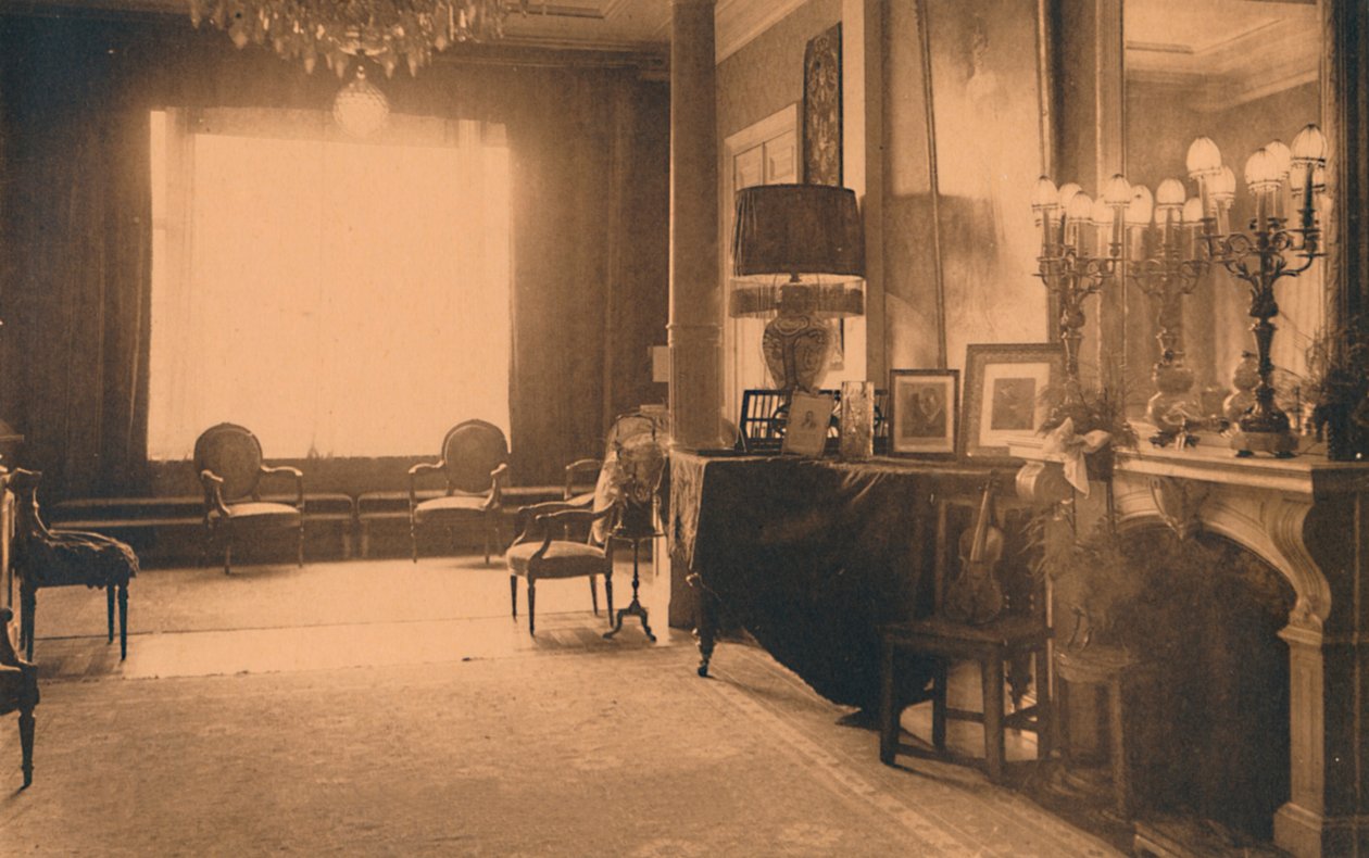غرفة لويس السادس عشر في السفارة الكوبية في بروكسل ، بلجيكا ، 1927. بواسطة غير معروف