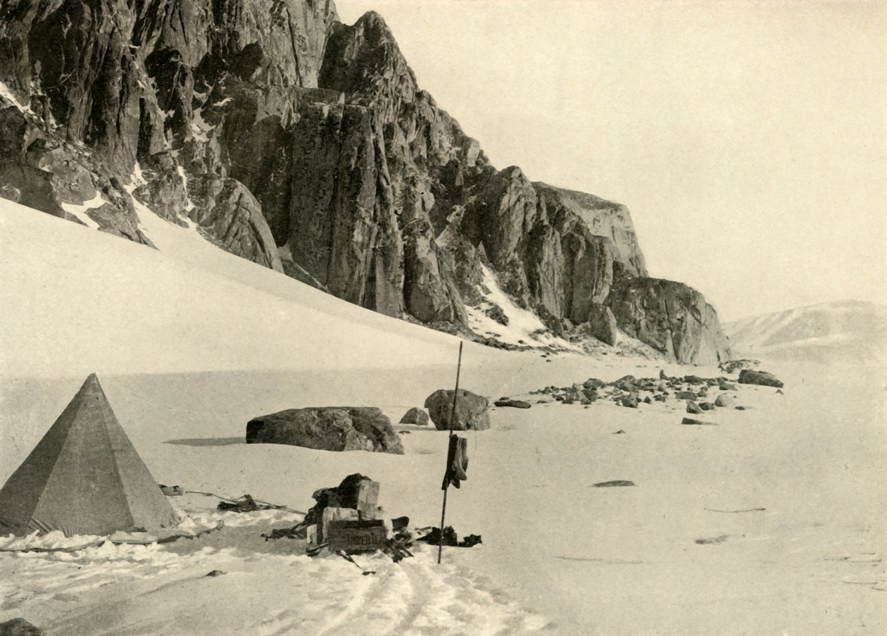 مستودع الجليدية السفلى. دفنت المتاجر في الثلج ، c1908 ، 1909. بواسطة غير معروف