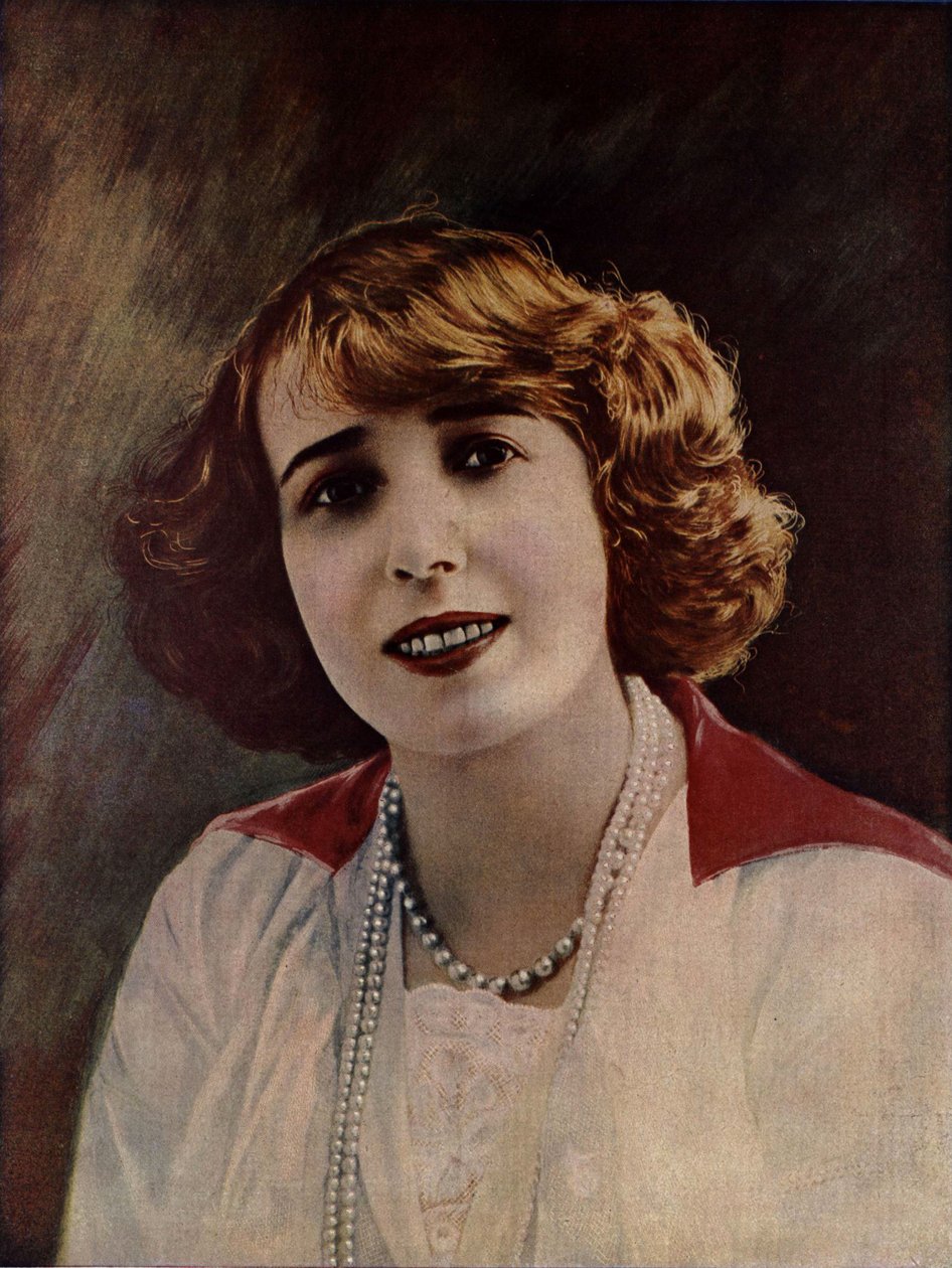 مدموزيل ميستيت ، 1913. بواسطة غير معروف