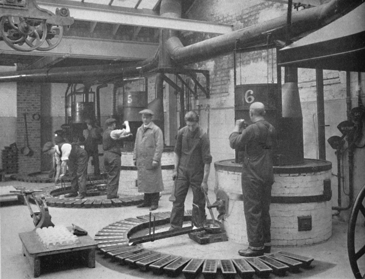 صنع المعدن الطباعي للطباعة في مسبك لندن ، 1919 بواسطة غير معروف
