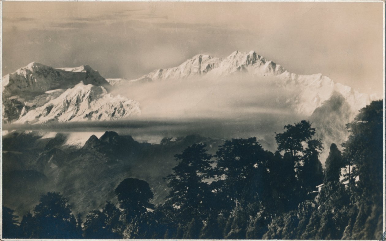 مايتي كينتشينجونجا ، c1940 بواسطة غير معروف