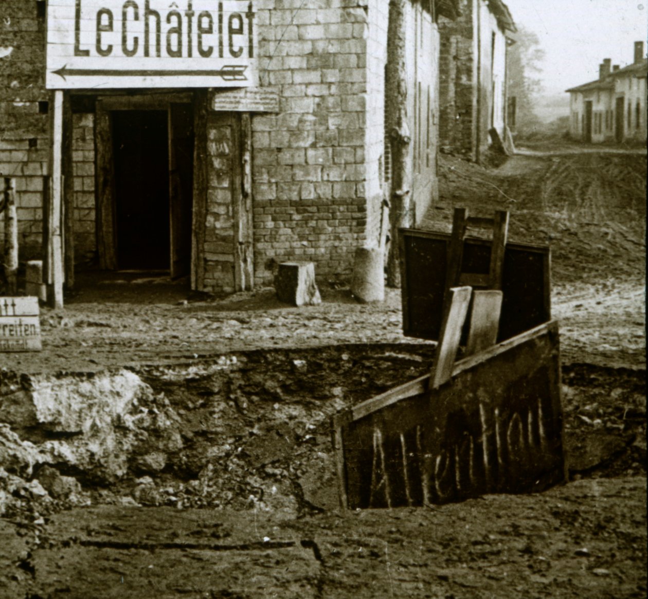 مفترق طرق ملغوم ، Le Chatelet ، فرنسا ، c1914-c1918 بواسطة غير معروف